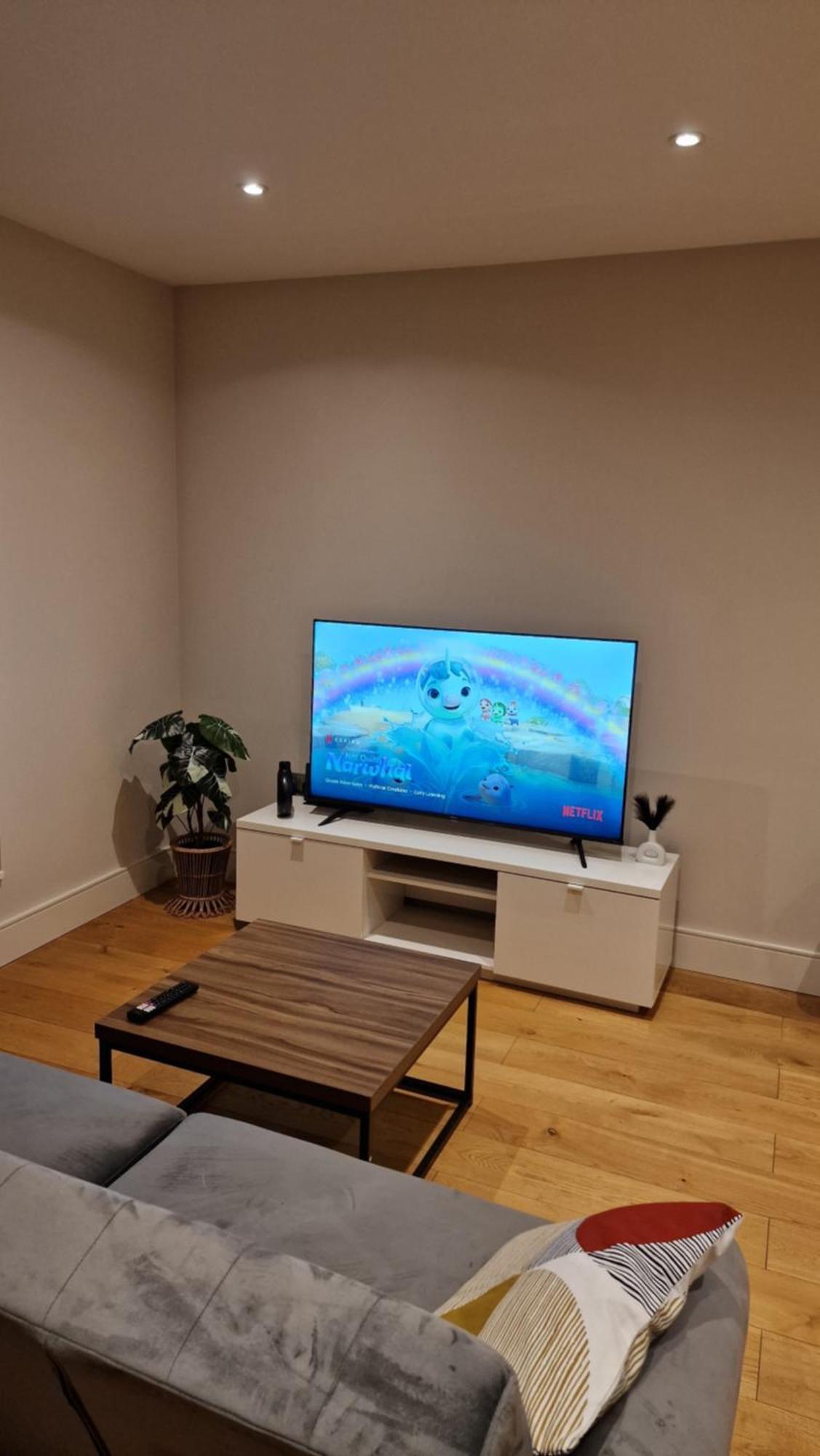 London City Apartment Ийлинг Екстериор снимка
